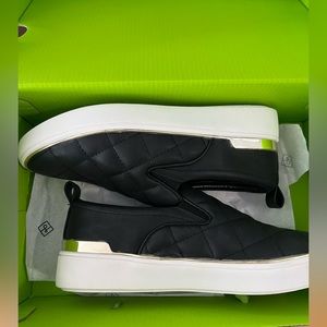 WOMENS BLACK LEATHER SLIP ON SHOES